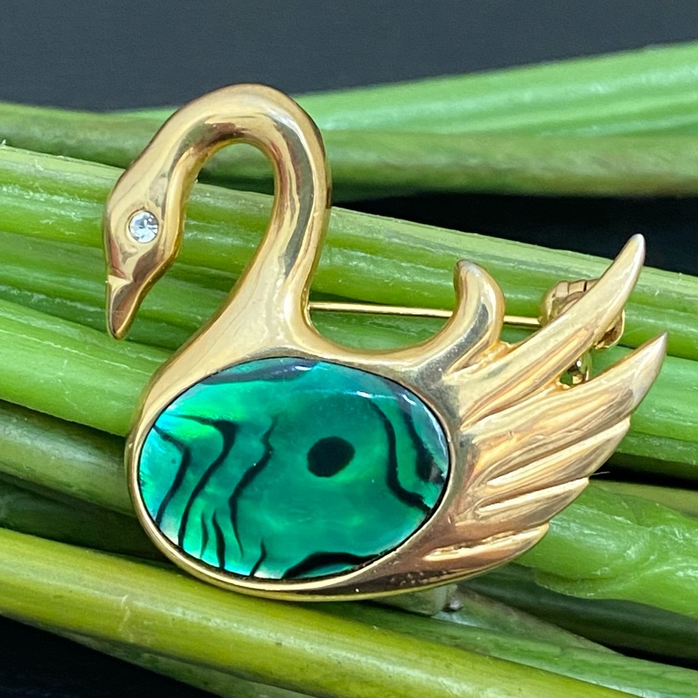 Vintage Unsigned Abalone Belly Gold-tone Swan Brooch 9.1g